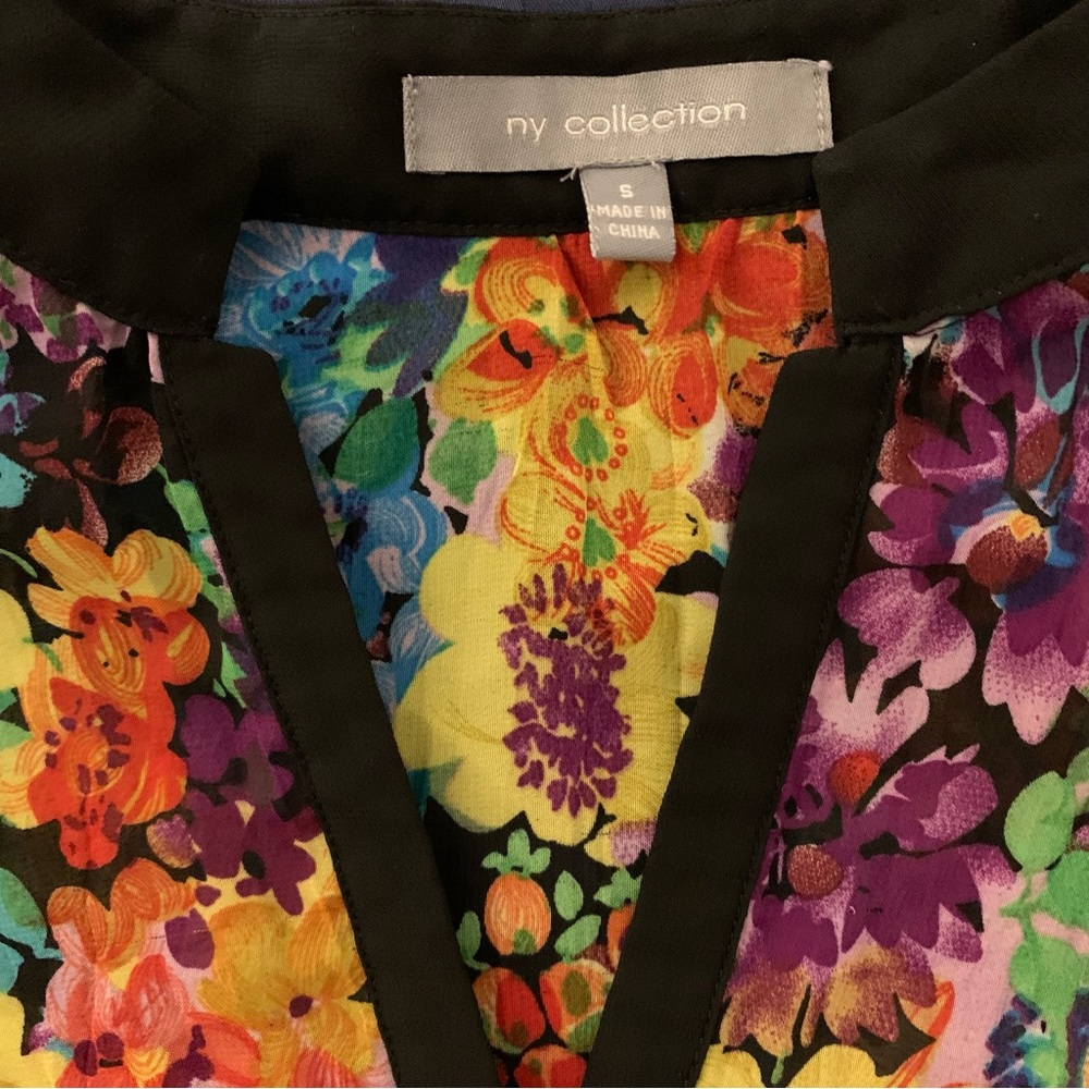 NY Collection Rainbow Floral Top Size Small - Picture 7 of 7